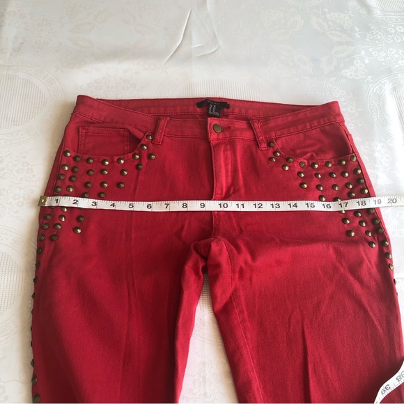 Forever 21 Women’s Size 30 Red Studded Capri Jeans Pants Stretchy Skinny Fit - Picture 12 of 16